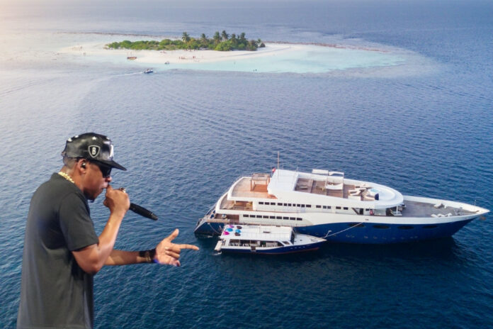Jay-Z fête son anniversaire sur le bateau à 500 millions de dollars de Jeff Bezos - Transportnaval