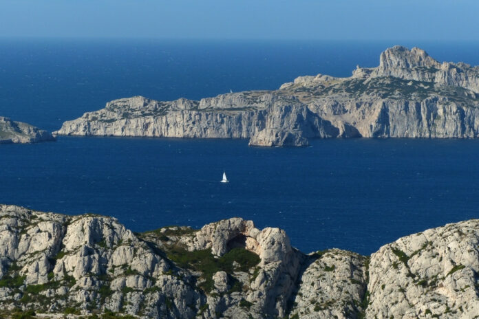 les 5 plus belles calanques de Marseille- Transportnaval.com-transport-naval